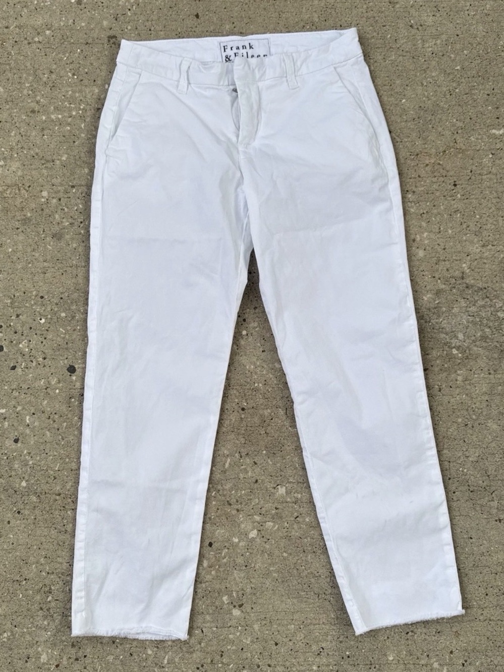 Frank & Eileen Wicklow The Italian Chino White Straight Leg Pants Size 2
